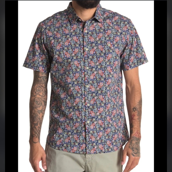 VISSLA Other - Vissla Floral Short Sleeve Shirt